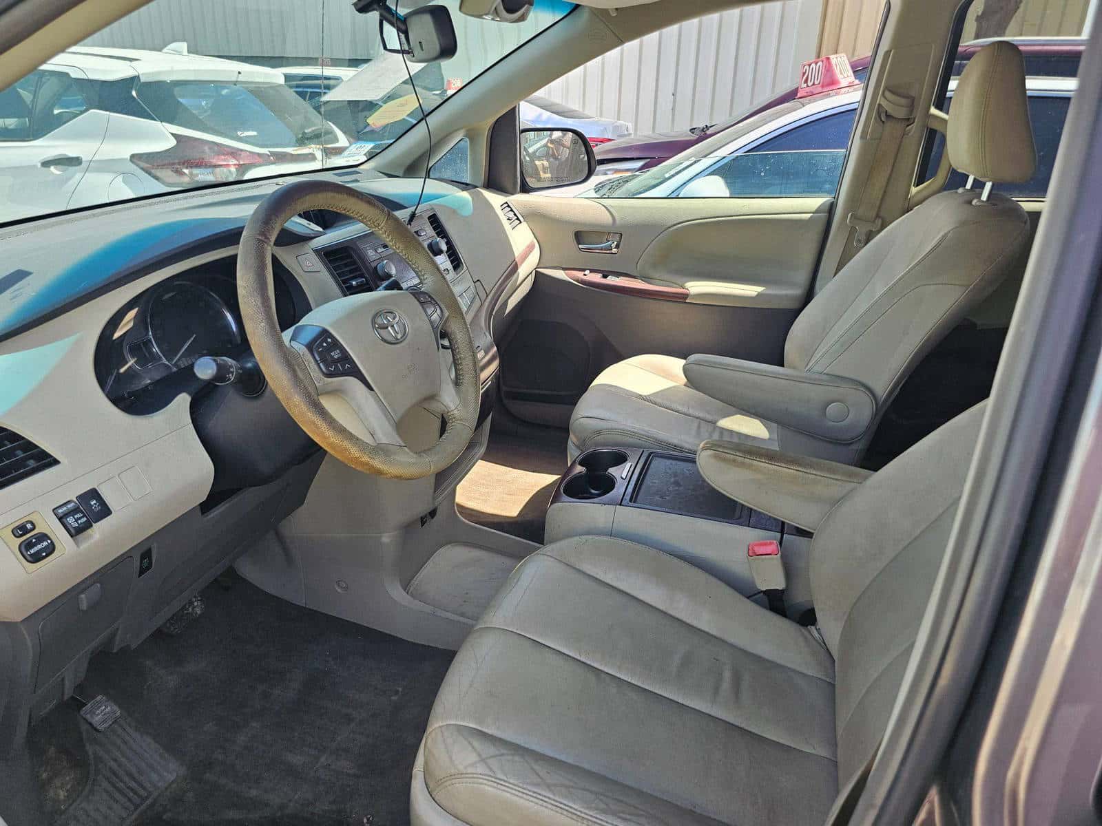TOYOTA SIENNA 2012 thumbnail 7