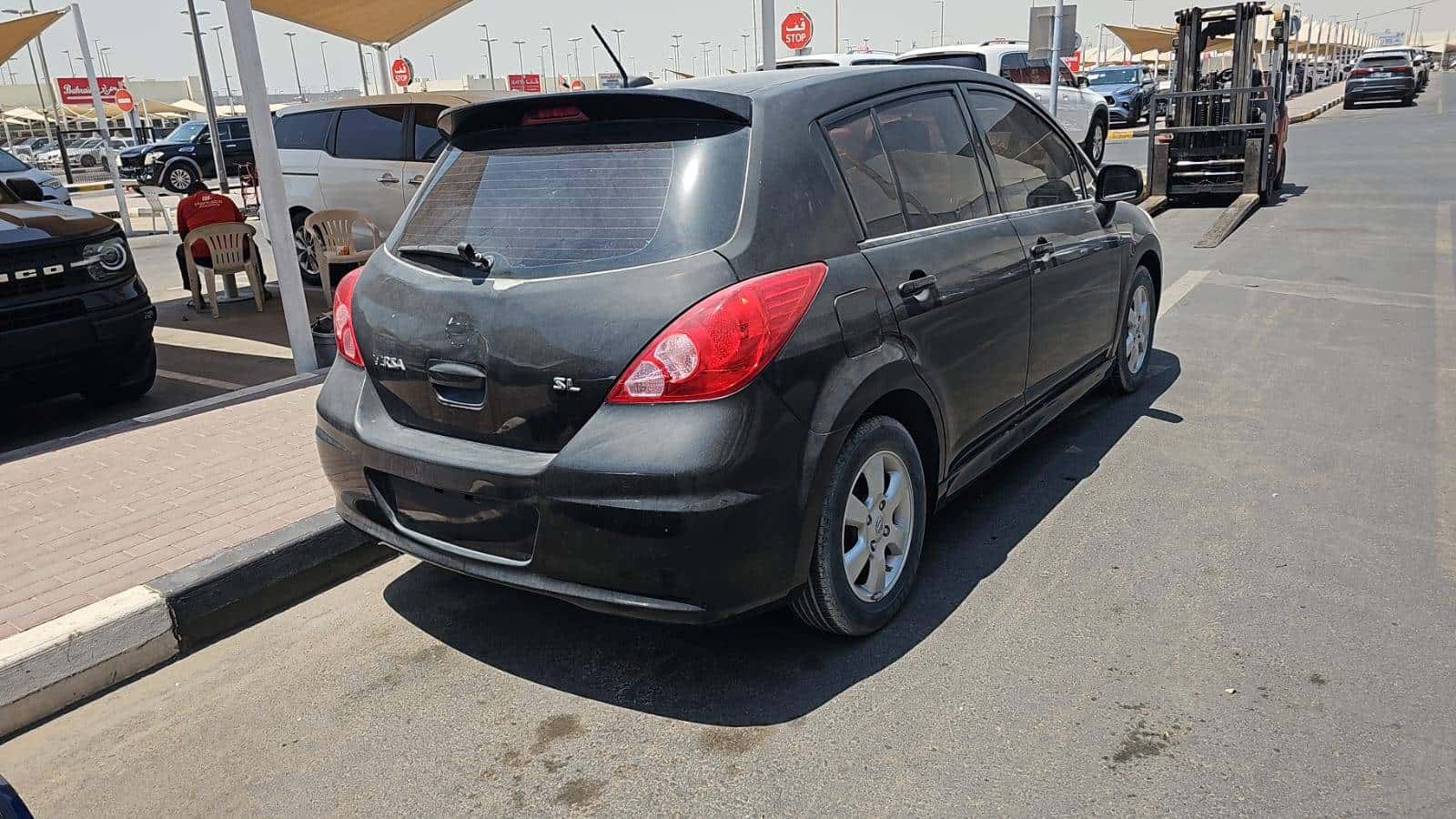 NISSAN VERSA 2011 thumbnail 5
