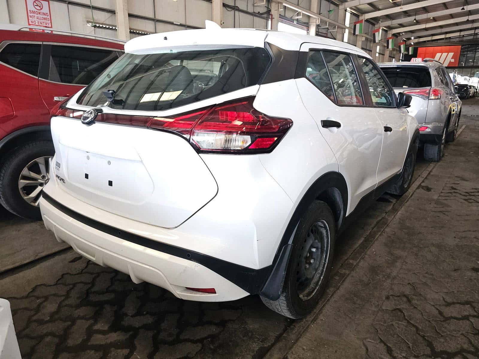 NISSAN KICKS 2023 thumbnail 2