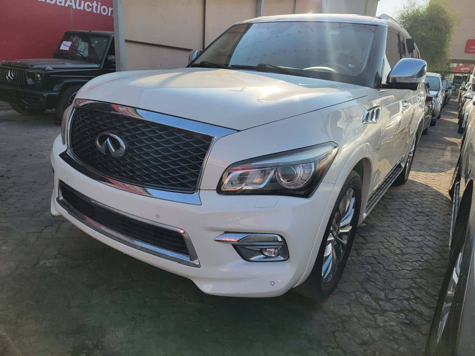INFINITI QX80 2015 thumbnail 5