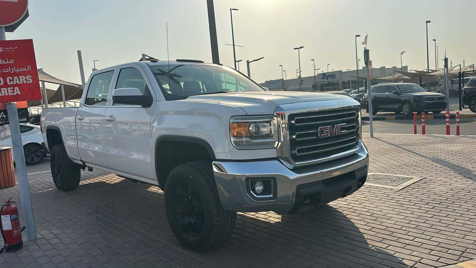 GMC Sierra 2019 thumbnail 1