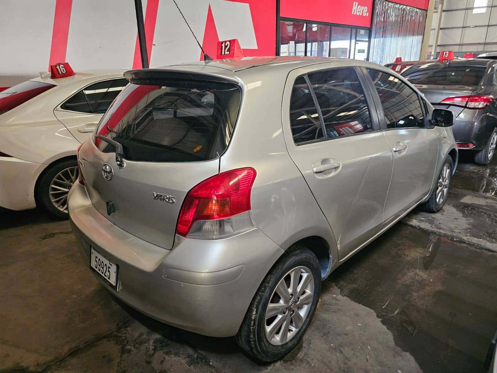 Toyota Yaris 2011 thumbnail 5