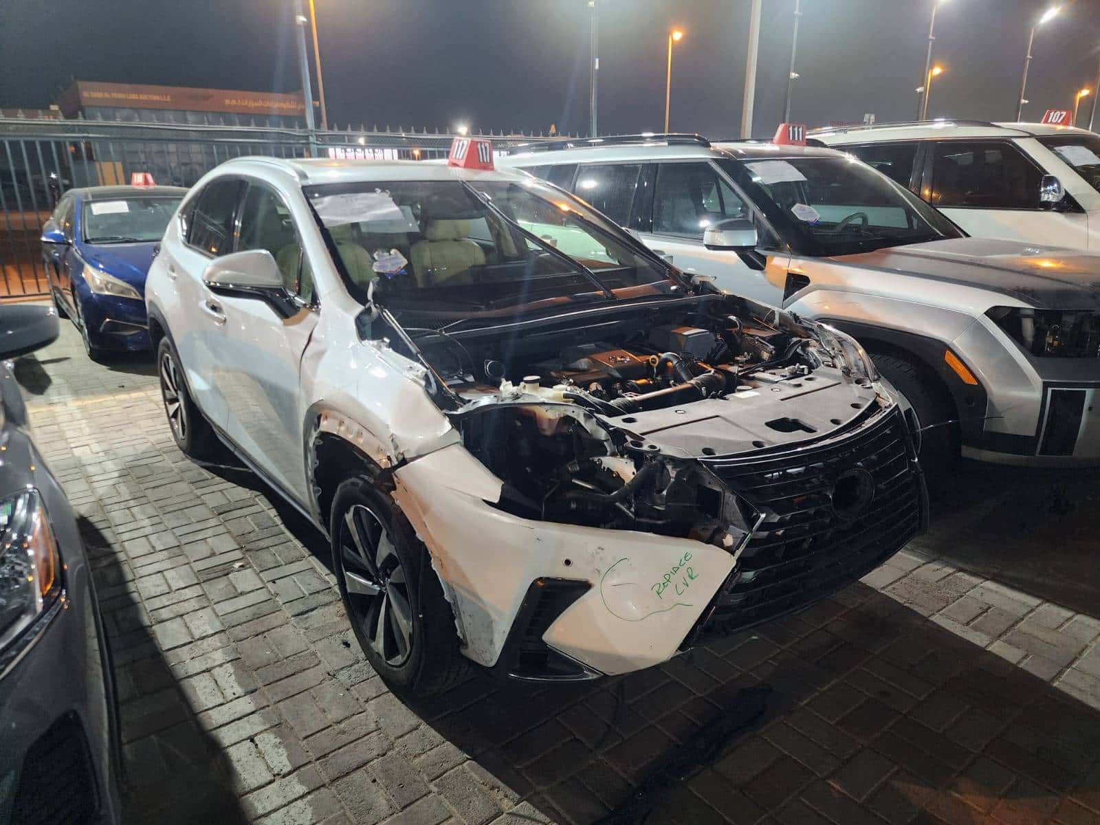 LEXUS NX 300 2018 thumbnail 2