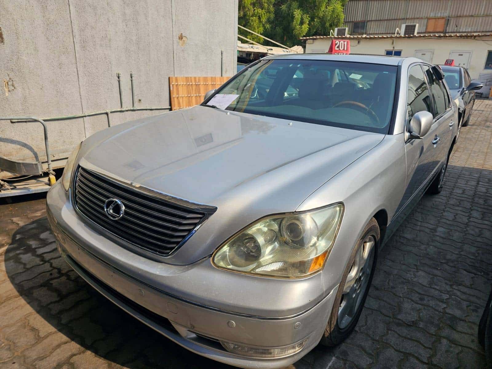Lexus LS 430 2004 thumbnail 3