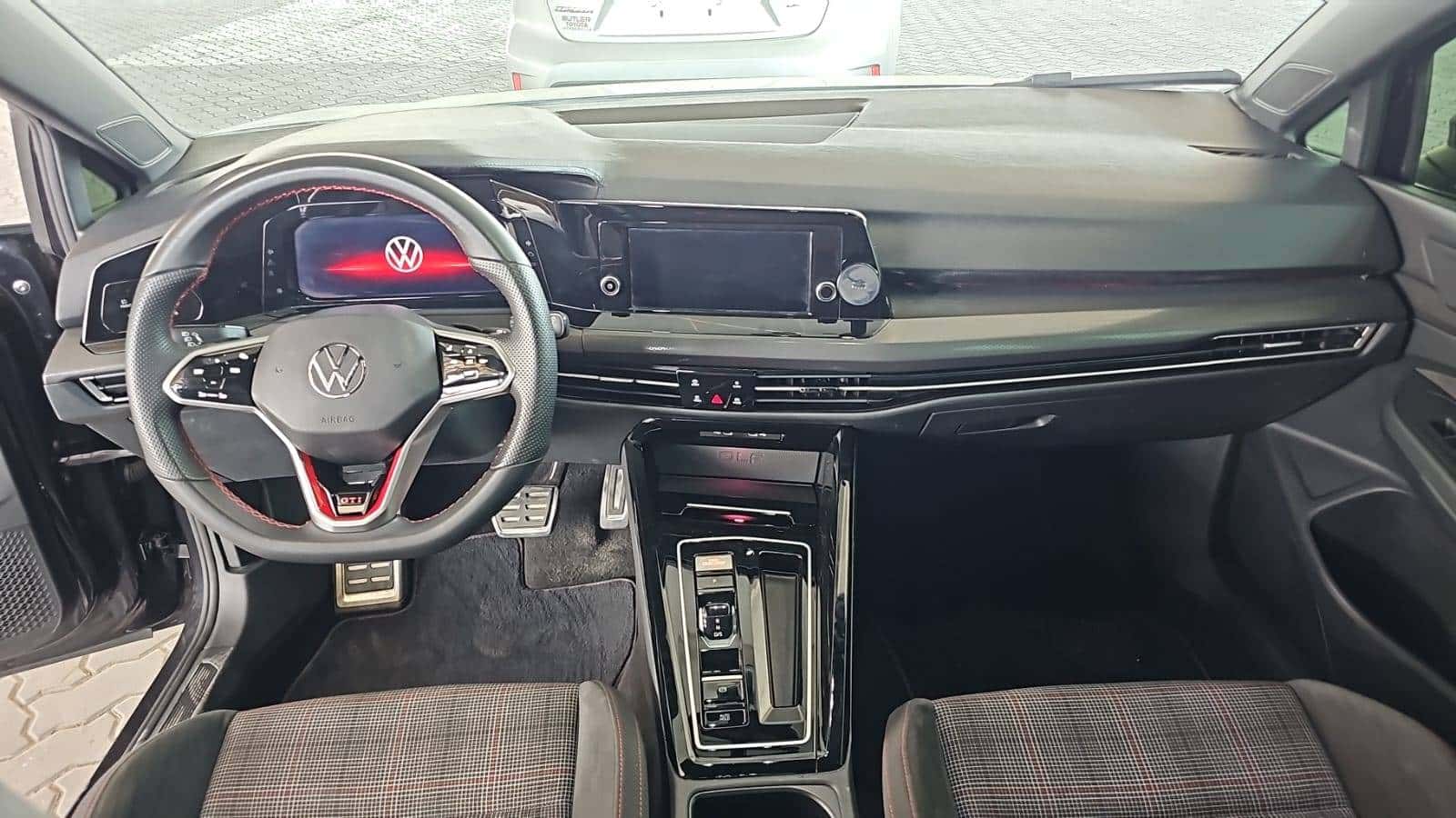 VOLKSWAGEN GOLF GTI SE 2023 thumbnail 7