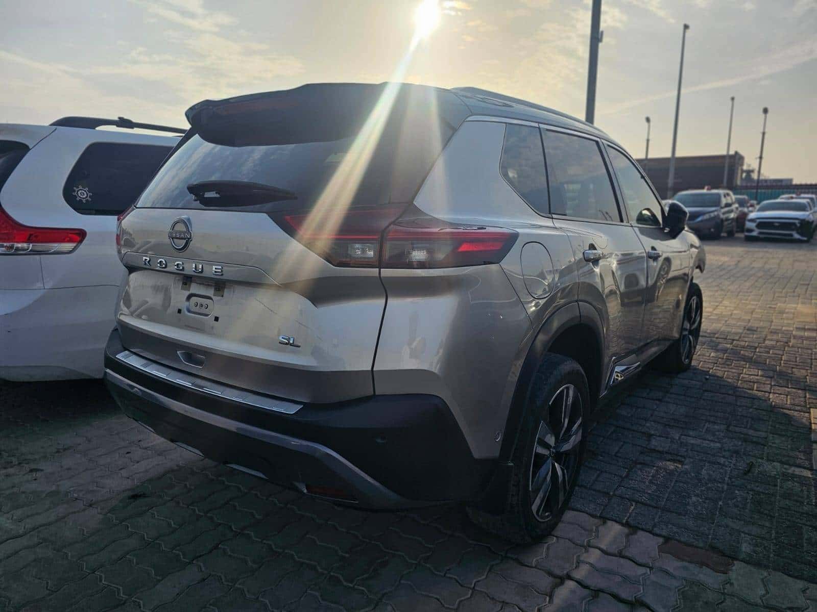 Nissan Rogue 2023 thumbnail 1