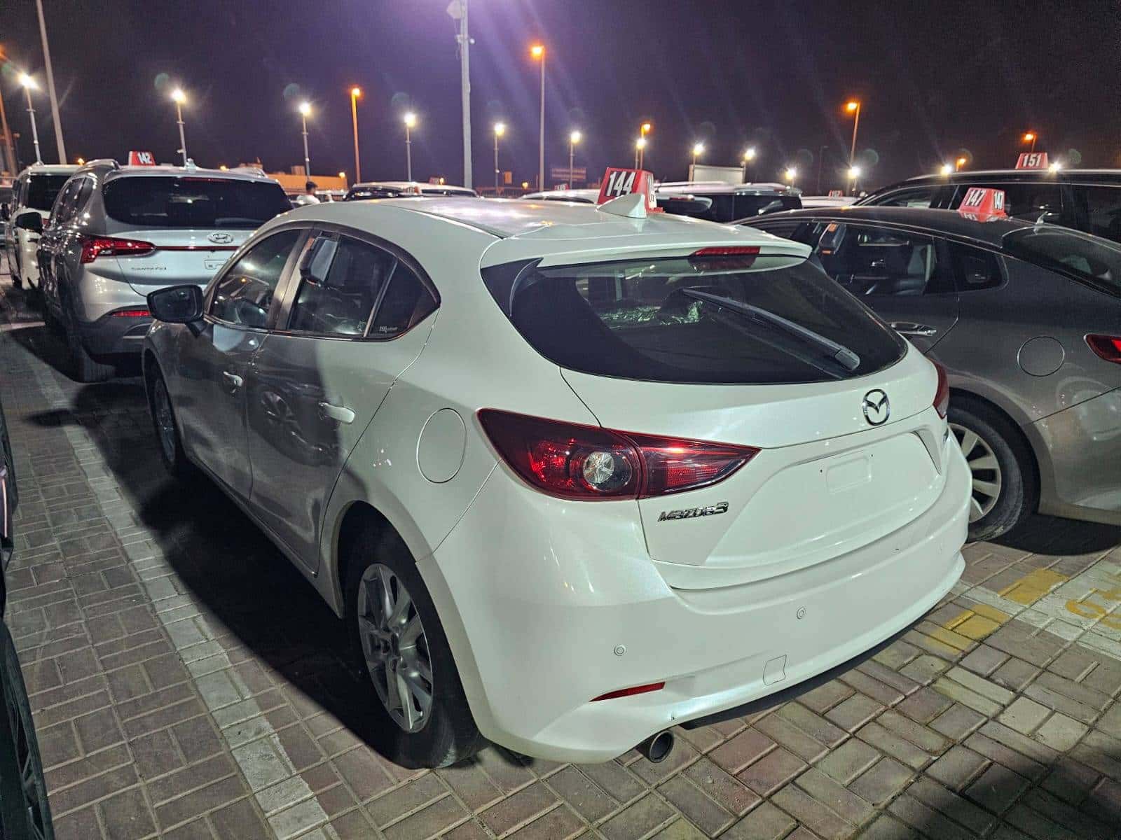 Mazda MAZDA 3 2017 thumbnail 4