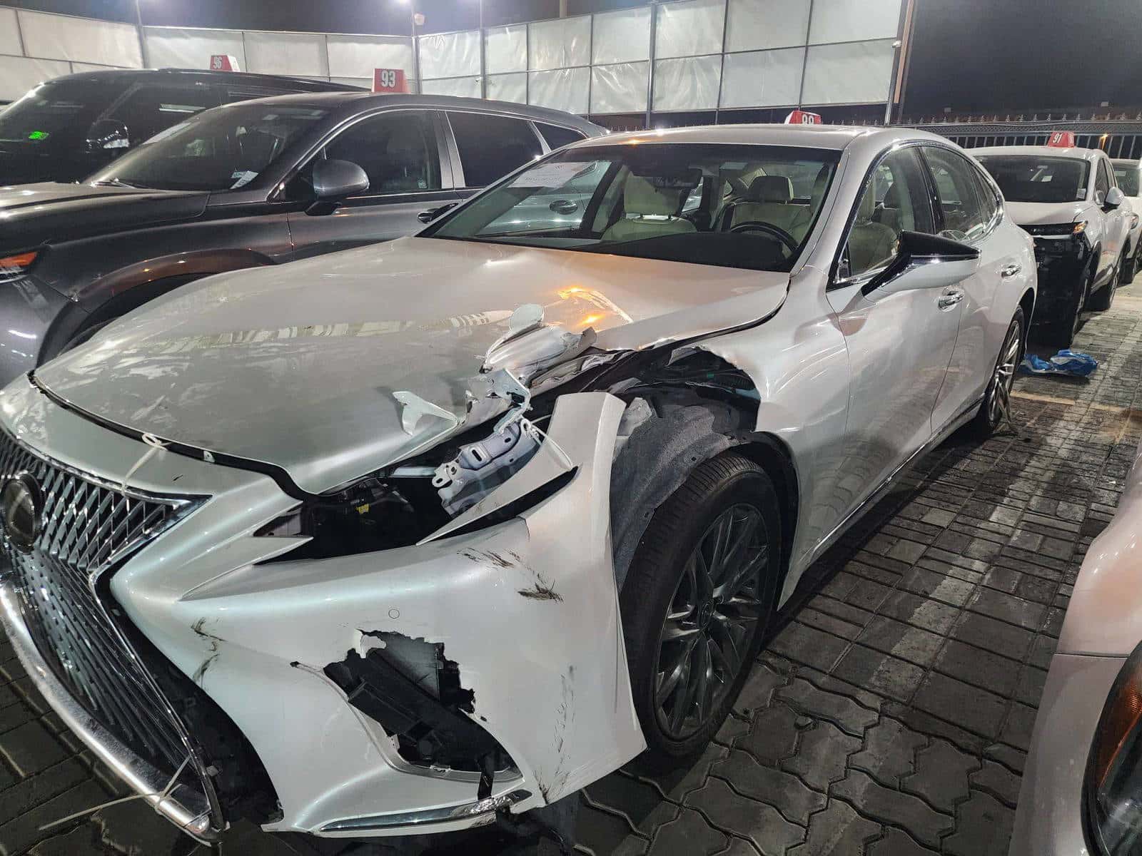 LEXUS LS 500 2018 thumbnail 3