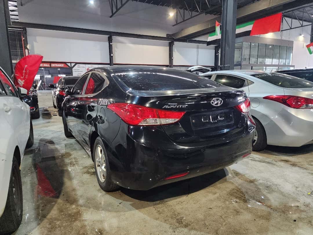 HYUNDAI AVANTE - Exterior