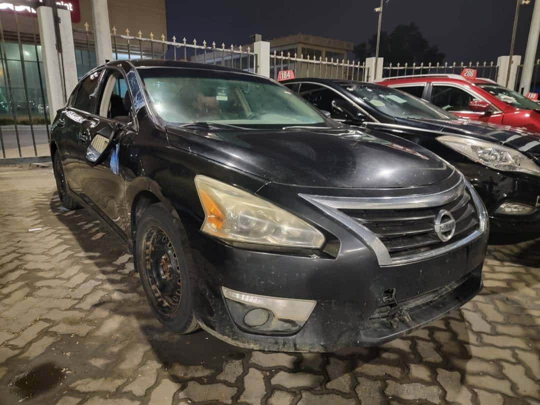 NISSAN ALTIMA - Exterior