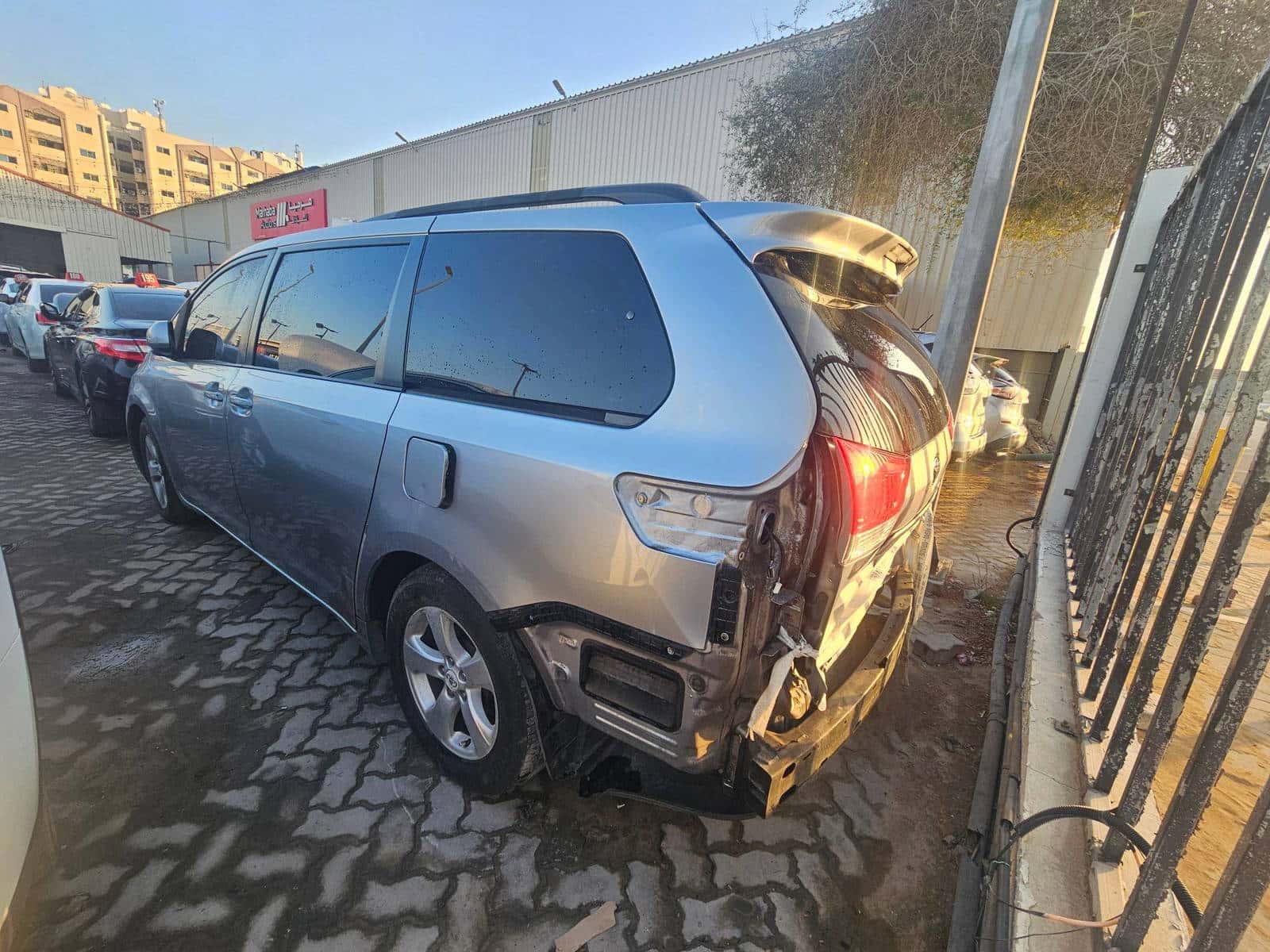 TOYOTA SIENNA - Exterior