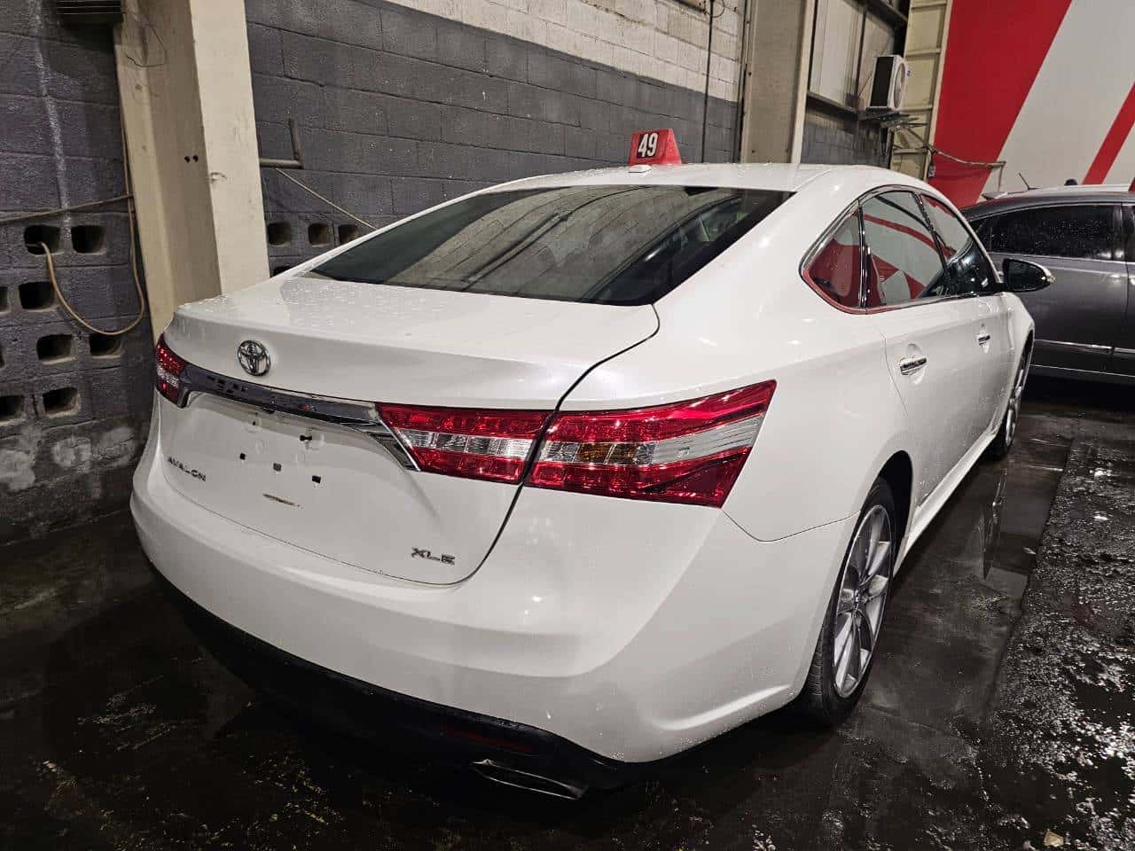 Toyota Avalon 2015 thumbnail 1
