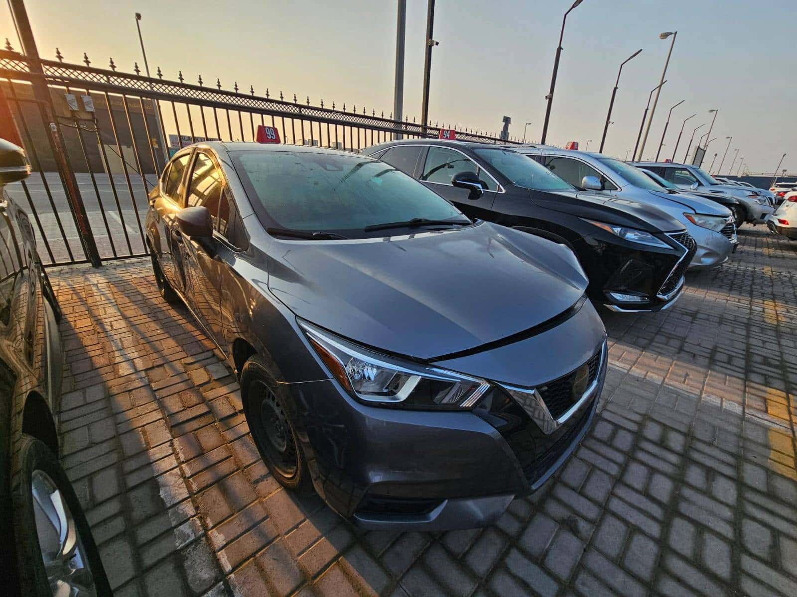 Nissan Versa 2020 thumbnail 2