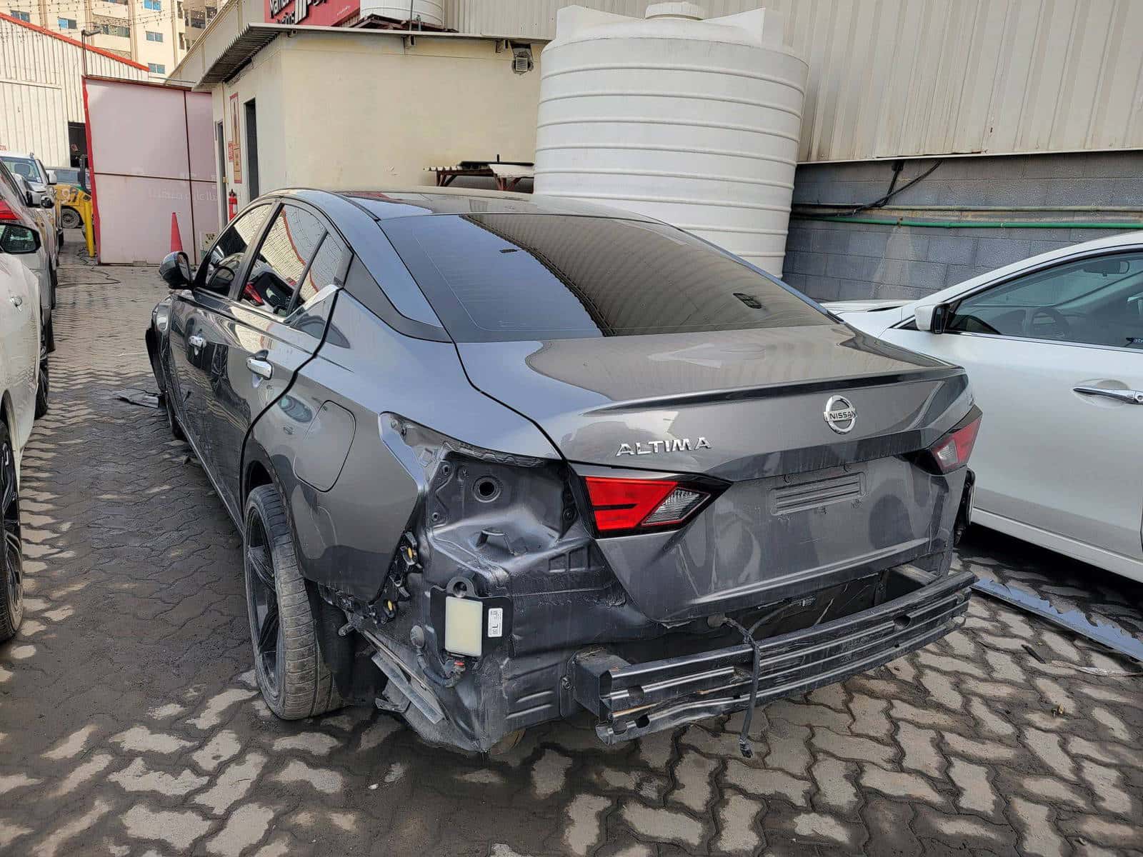 NISSAN ALTIMA - Exterior