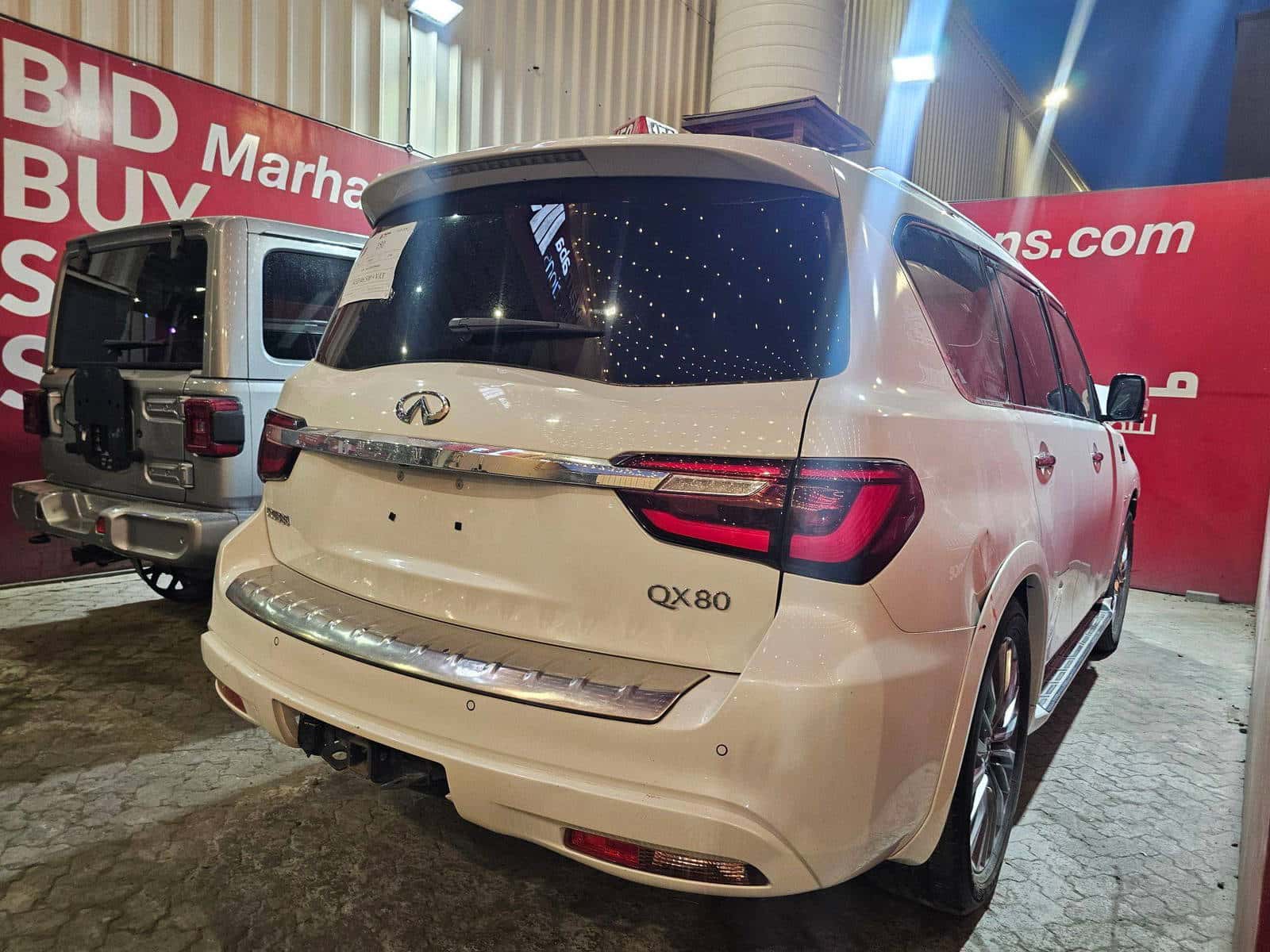 INFINITI QX80 2018 thumbnail 2