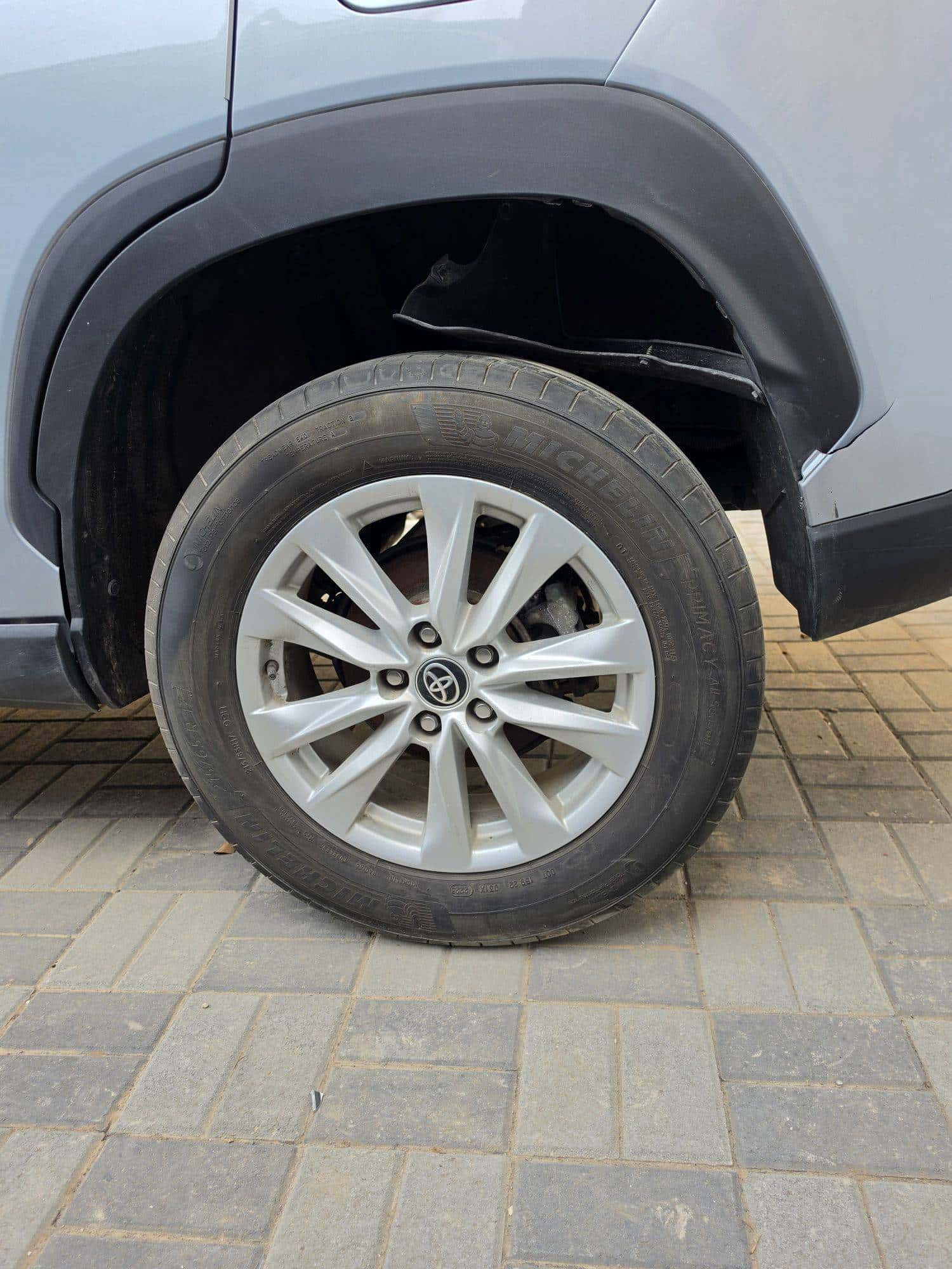 TOYOTA COROLLA CROSS L 2023 thumbnail 6