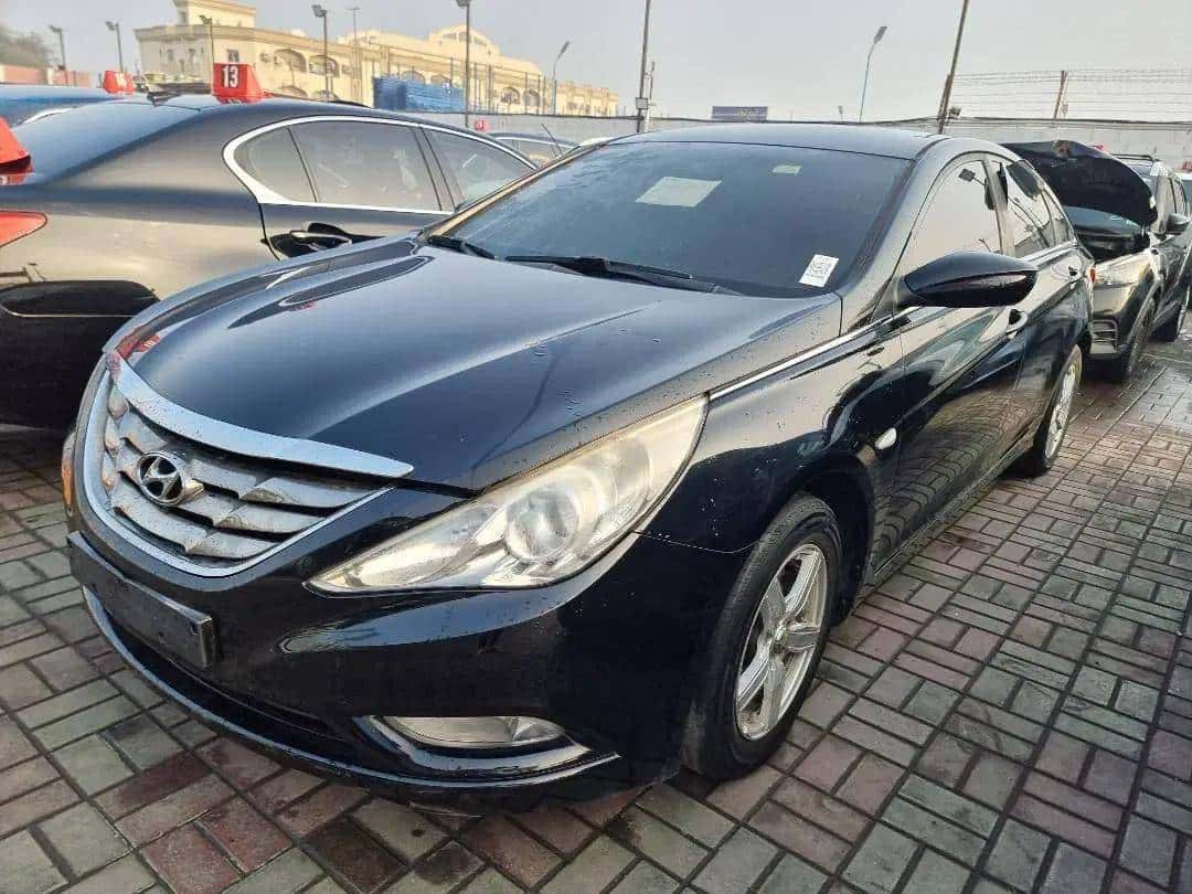 Hyundai Sonata 2011 thumbnail 1