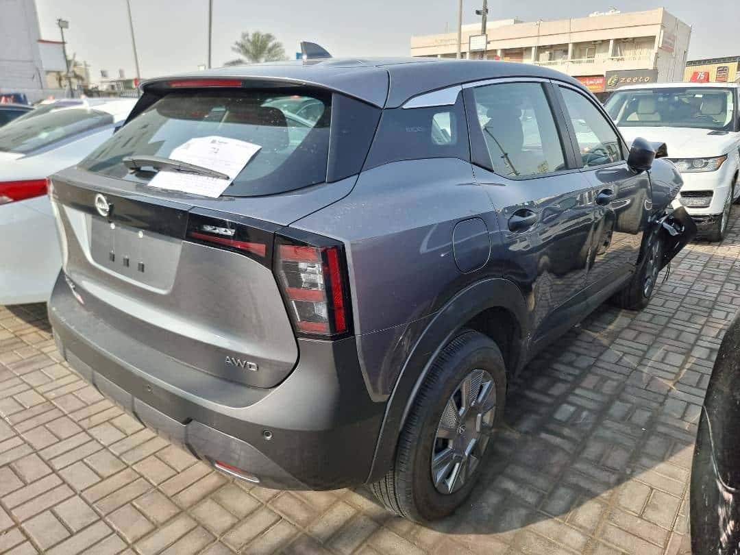 Nissan Kicks 2025 thumbnail 2