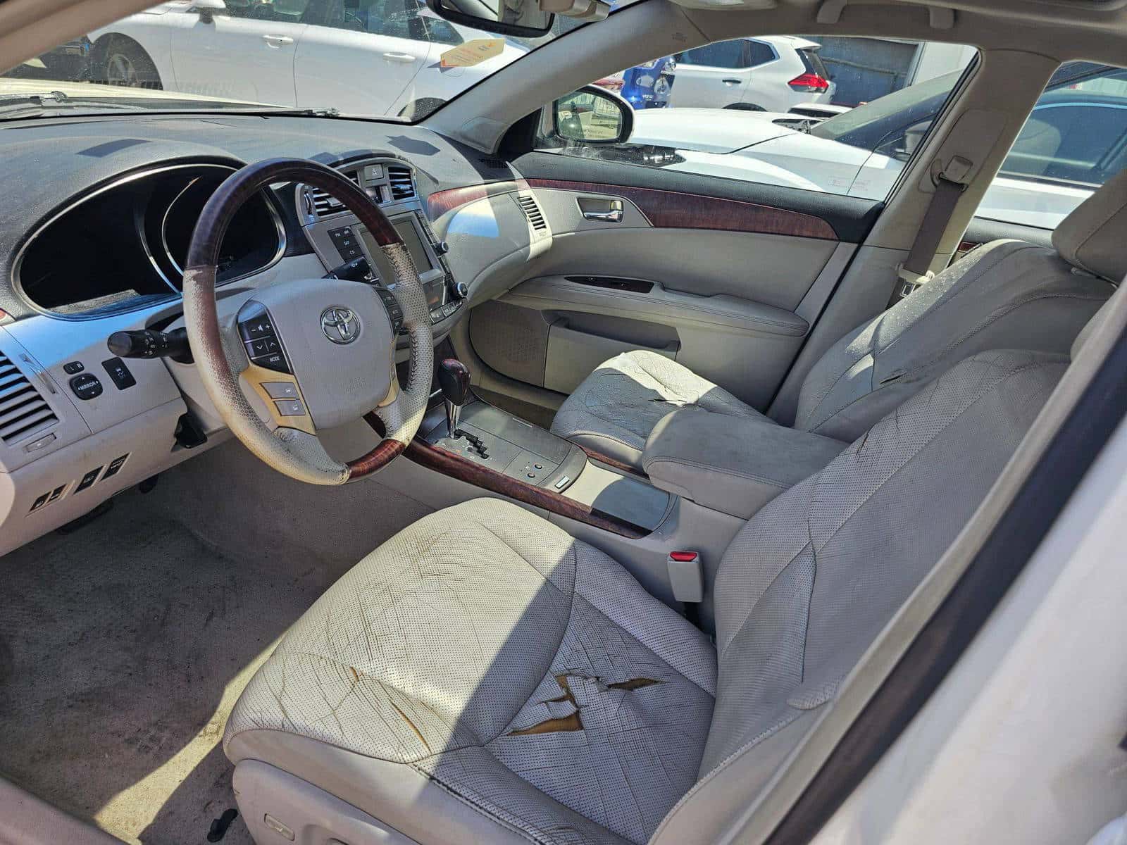 Toyota Avalon 2011 thumbnail 7
