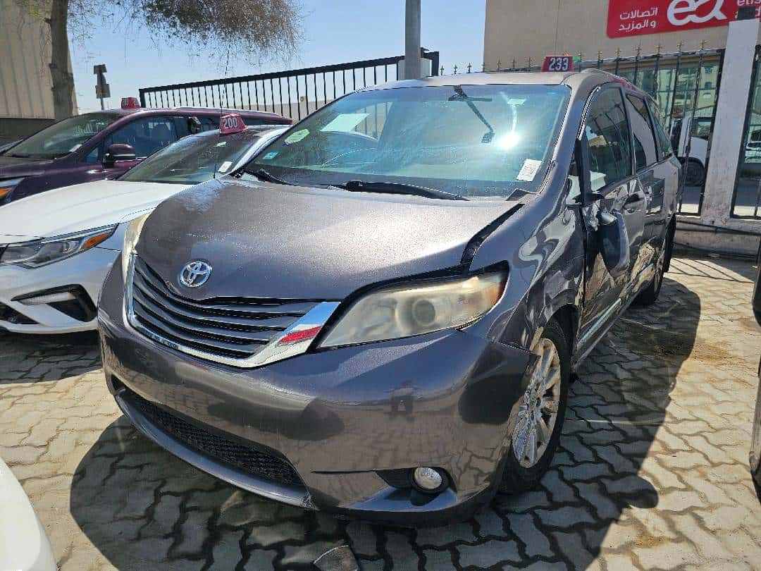 TOYOTA SIENNA 2012 thumbnail 1