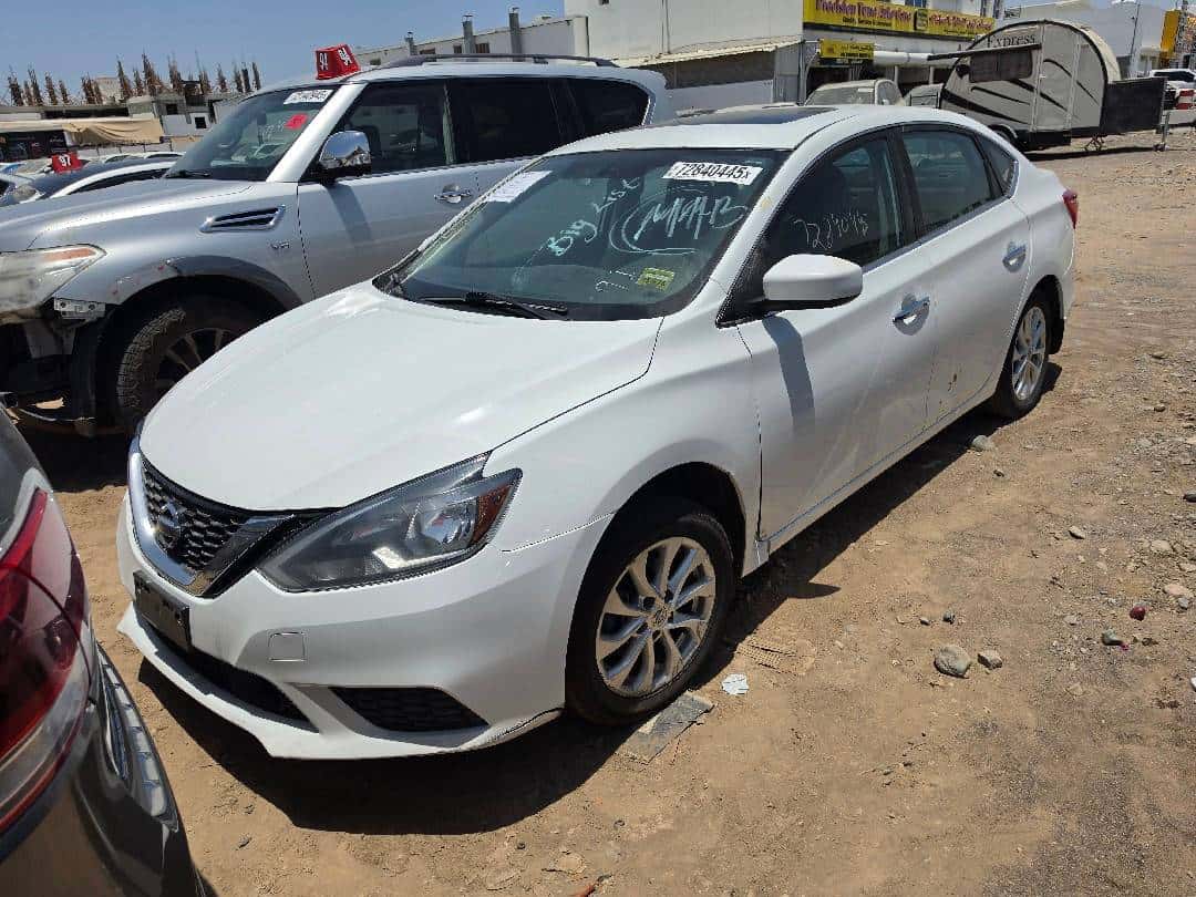 Nissan Sentra 2018 thumbnail 1