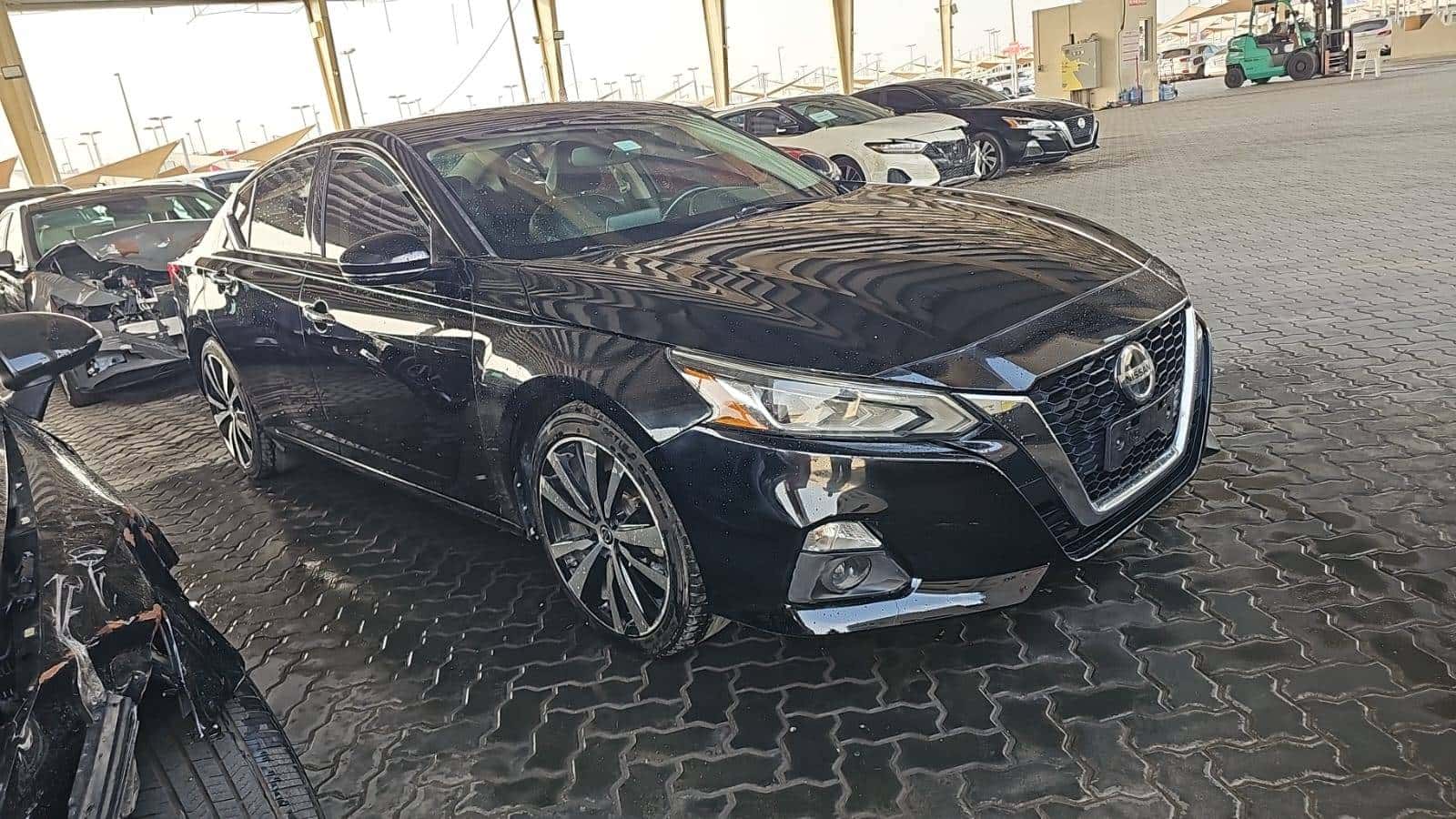Nissan Altima 2019 thumbnail 1