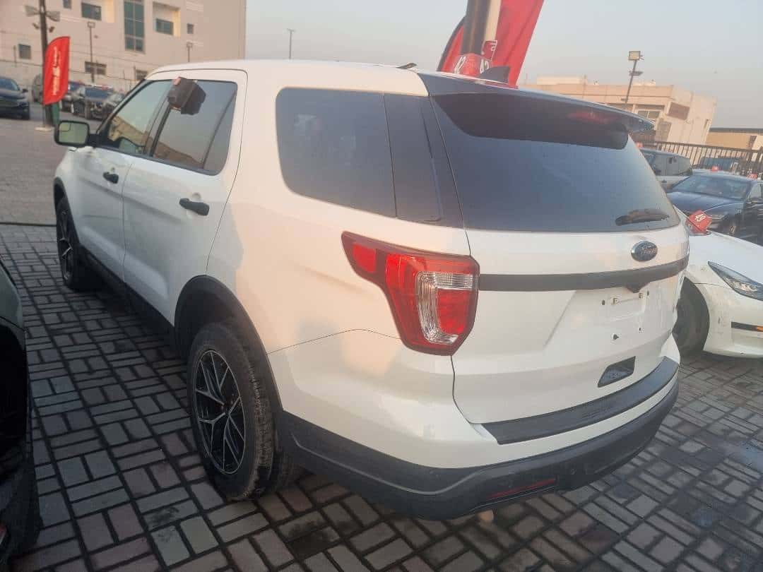 Ford EXPLORER 2018 thumbnail 4