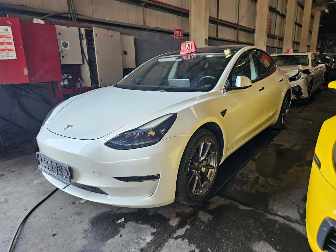 Tesla Model 3 2023 thumbnail 5