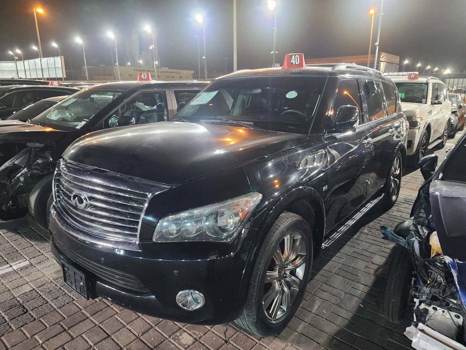 INFINITI QX80 2014 thumbnail 2