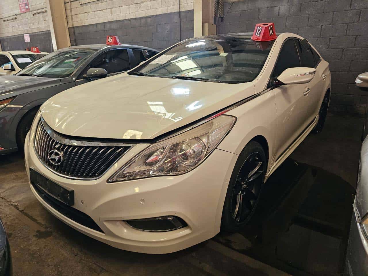 Hyundai GRANDEUR 2012 thumbnail 3