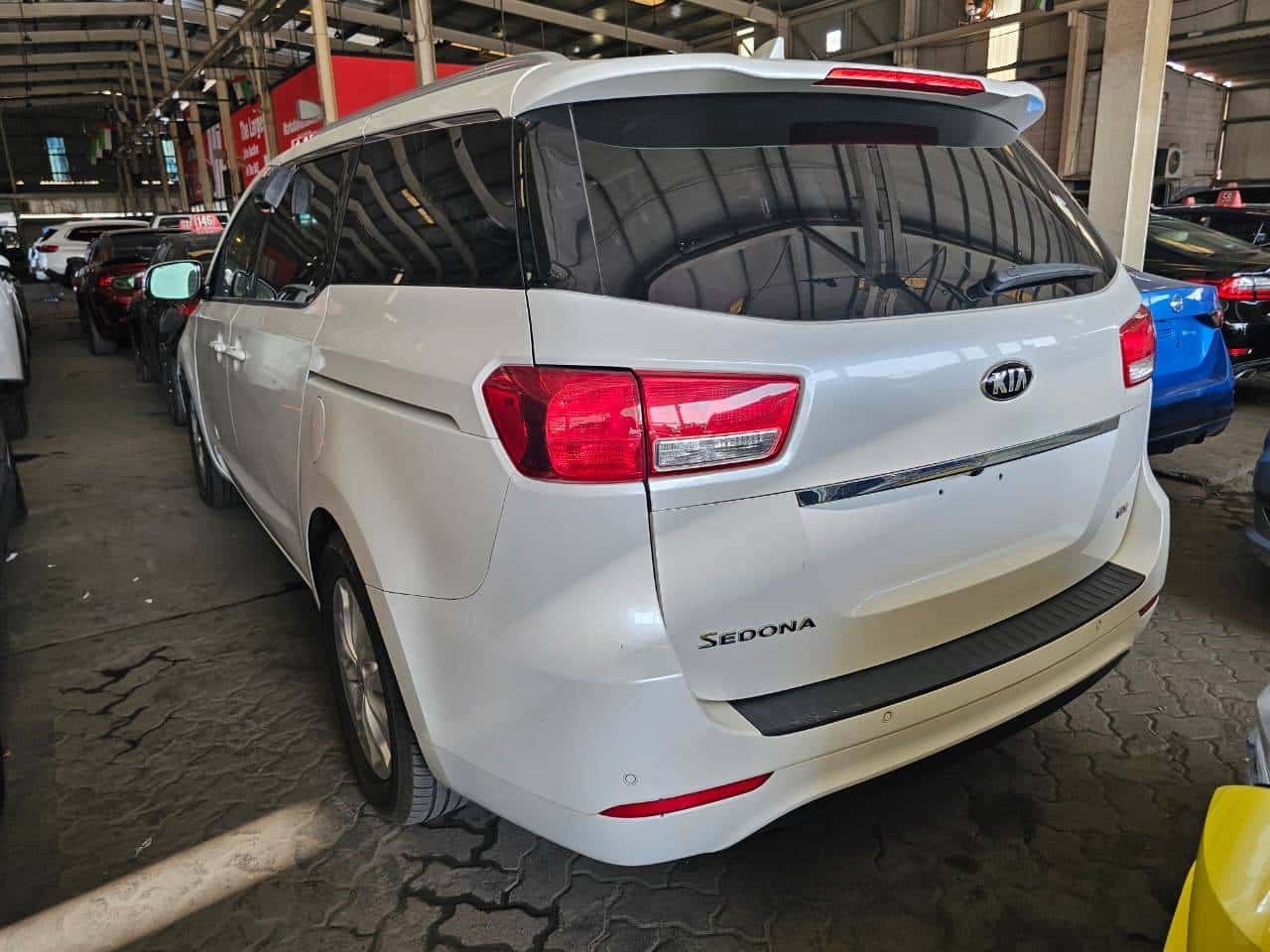 Kia Sedona 2016 thumbnail 4