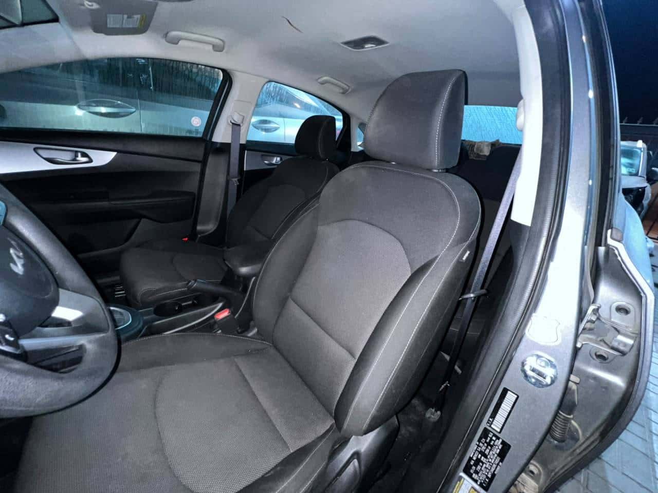Kia Forte 2024 thumbnail 4
