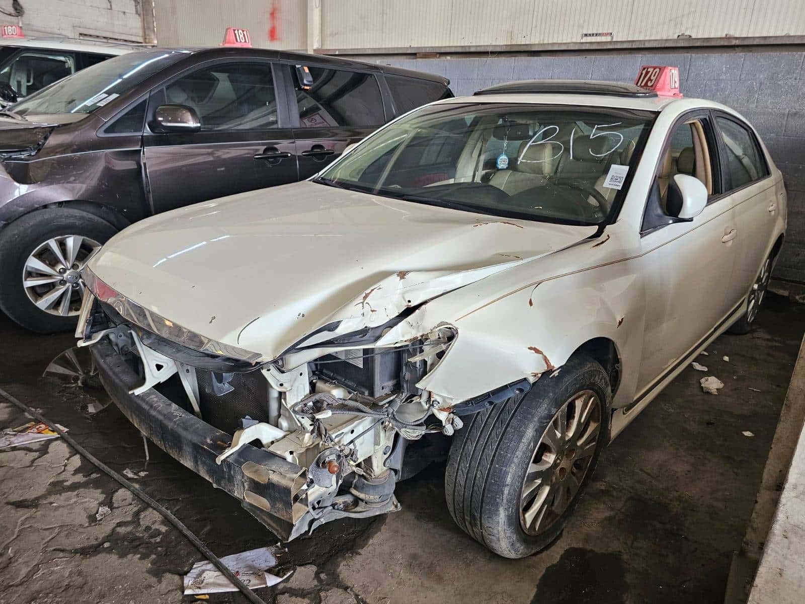 Toyota Avalon 2011 thumbnail 3