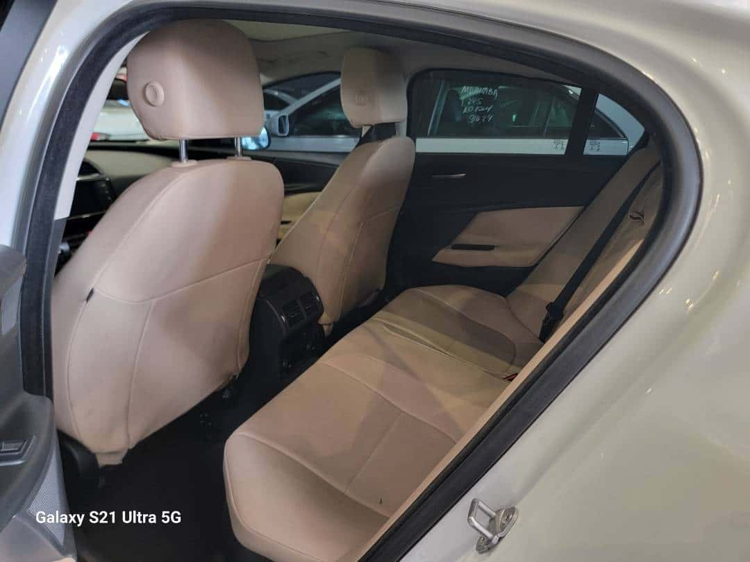 JAGUAR XF - Exterior