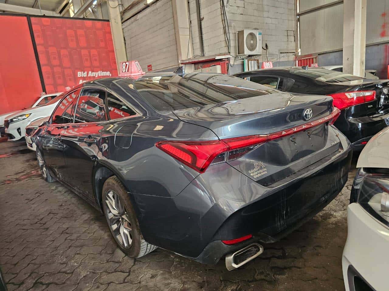 Toyota Avalon 2021 thumbnail 2