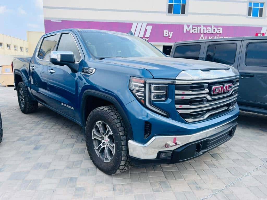 GMC Sierra 2024 thumbnail 2
