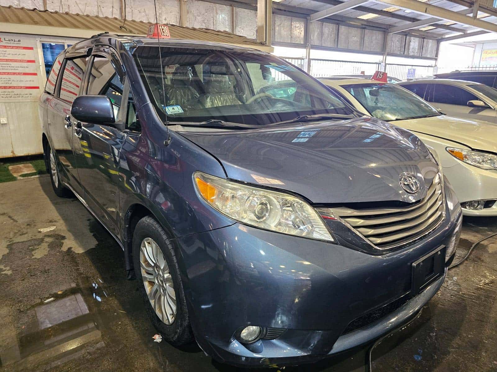 Toyota Sienna 2014 thumbnail 3