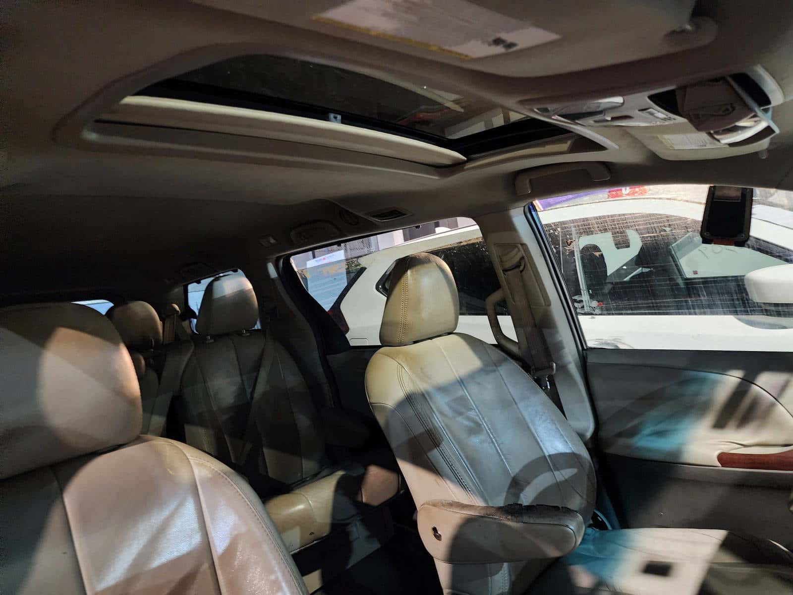 TOYOTA SIENNA - Exterior