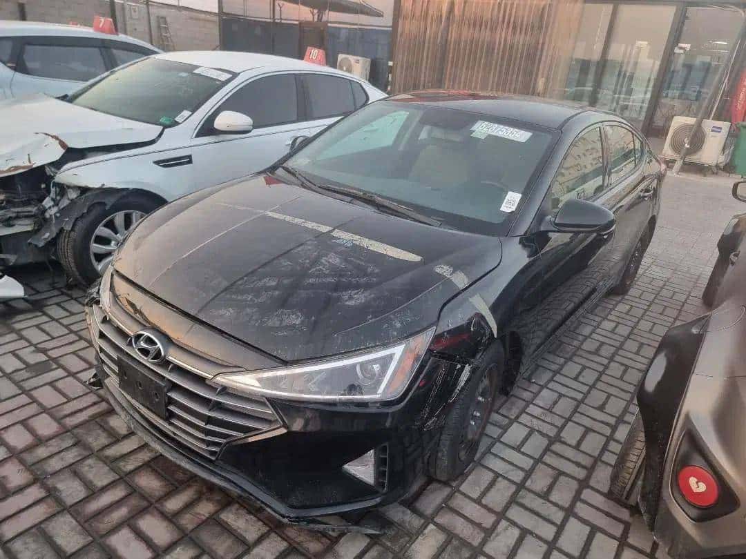Hyundai Elantra 2019 thumbnail 1