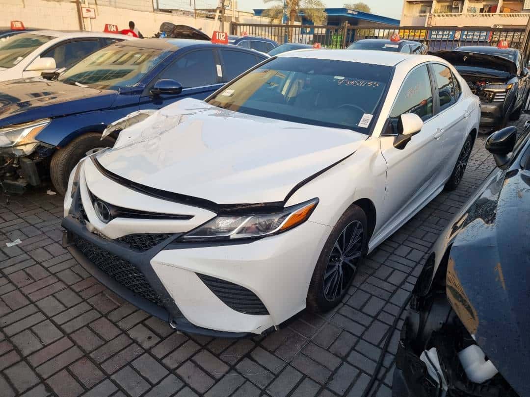 Toyota Camry 2019 thumbnail 2