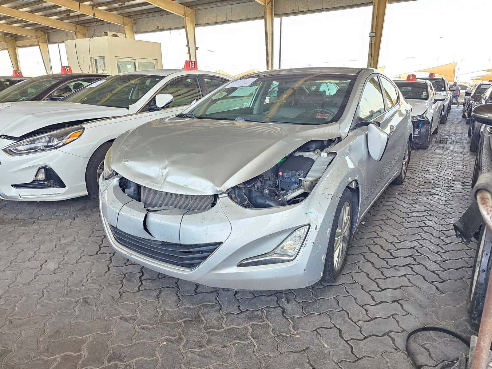 HYUNDAI ELANTRA 2015 thumbnail 4