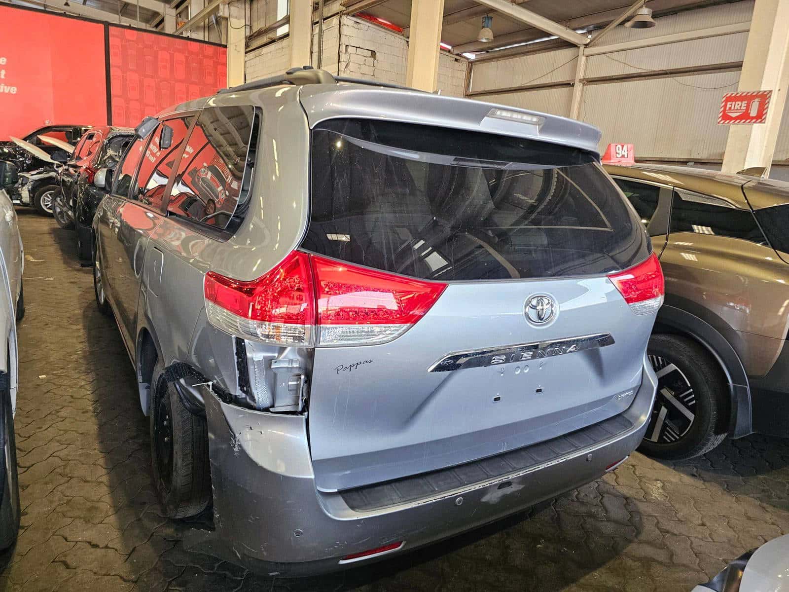 TOYOTA SIENNA - Exterior