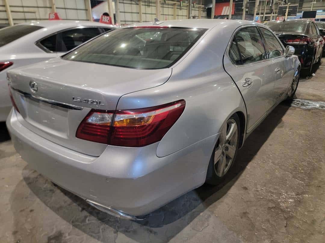 LEXUS LS 460 - Exterior