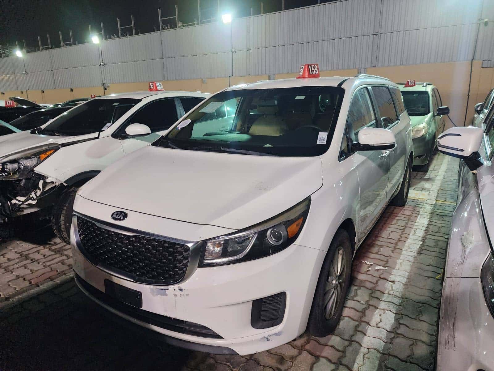KIA SEDONA 2016 thumbnail 2