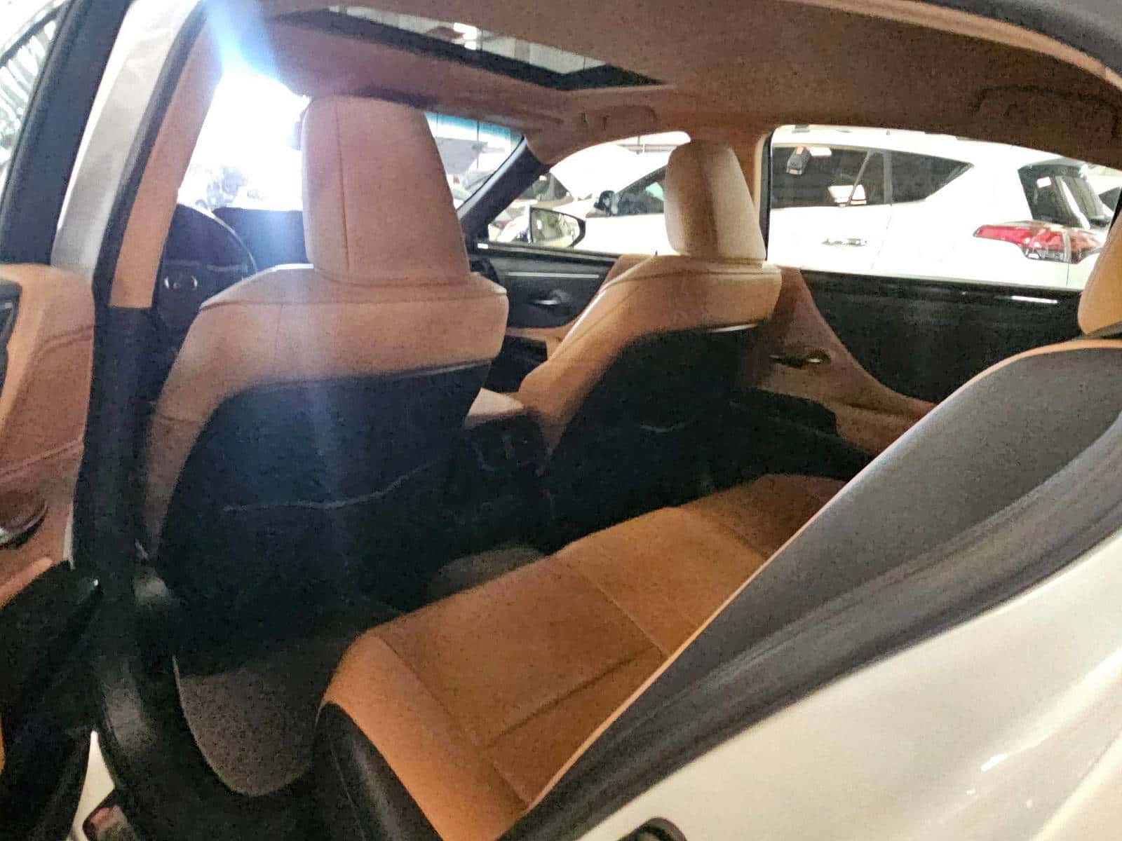 Lexus ES 300H 2023 thumbnail 6