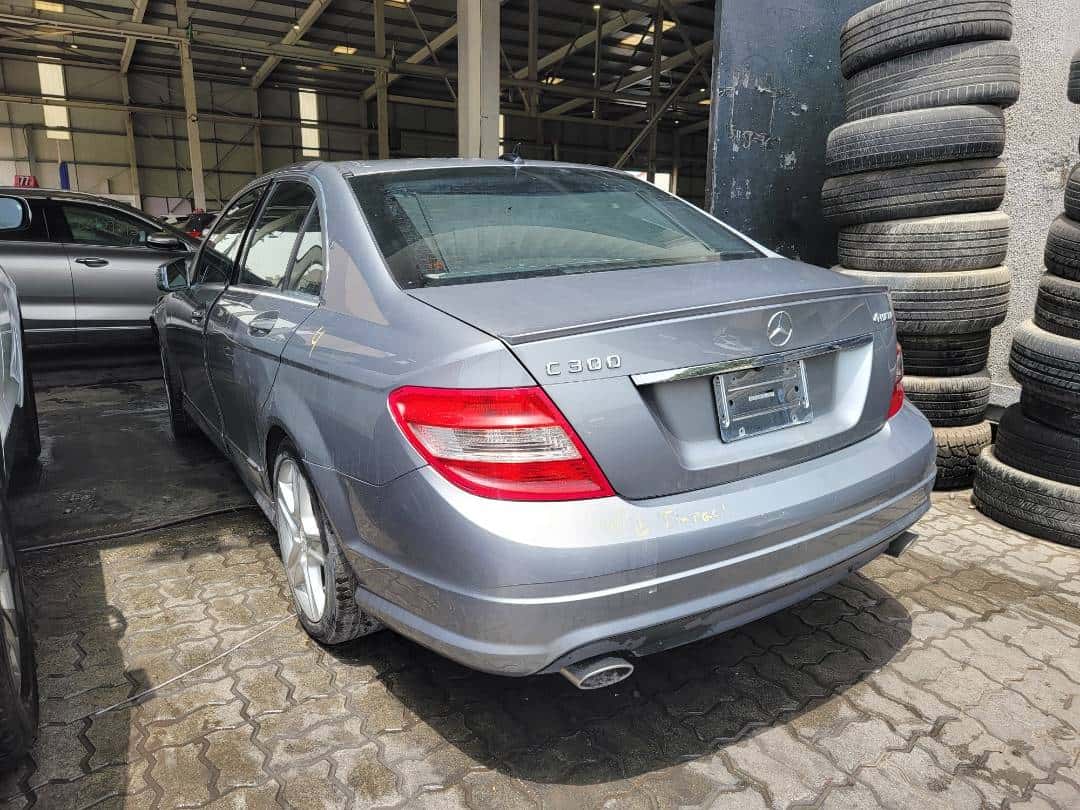 MERCEDES BENZ C300 - Exterior