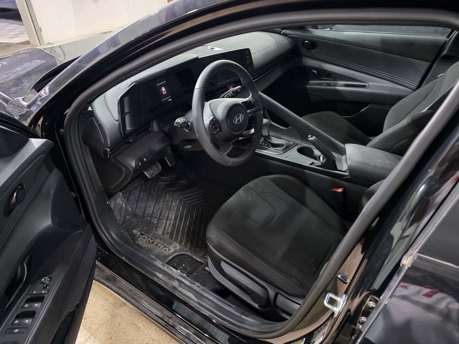 Hyundai Elantra 2025 thumbnail 7