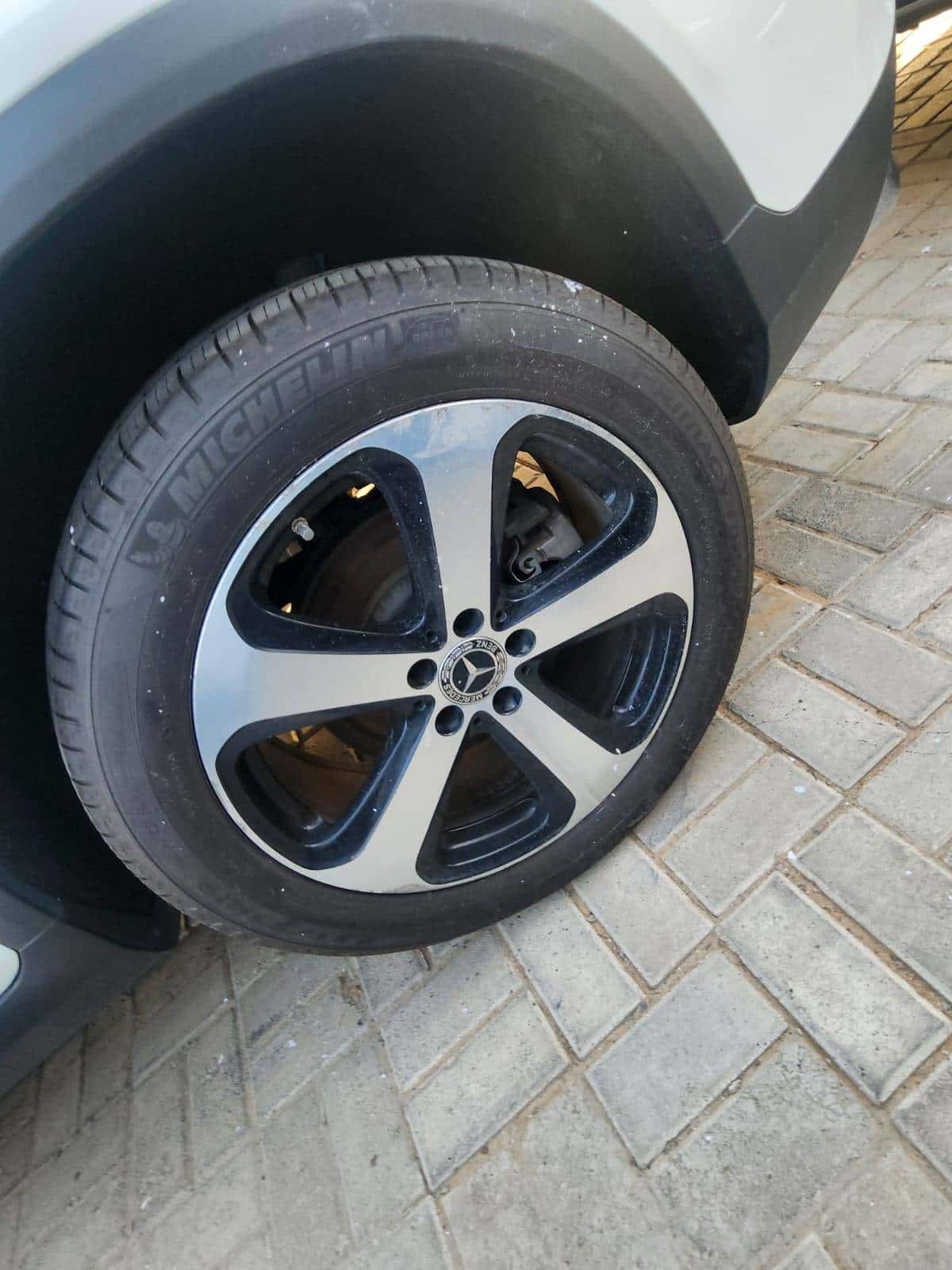 MERCEDES BENZ GLC 350E 2019 thumbnail 2