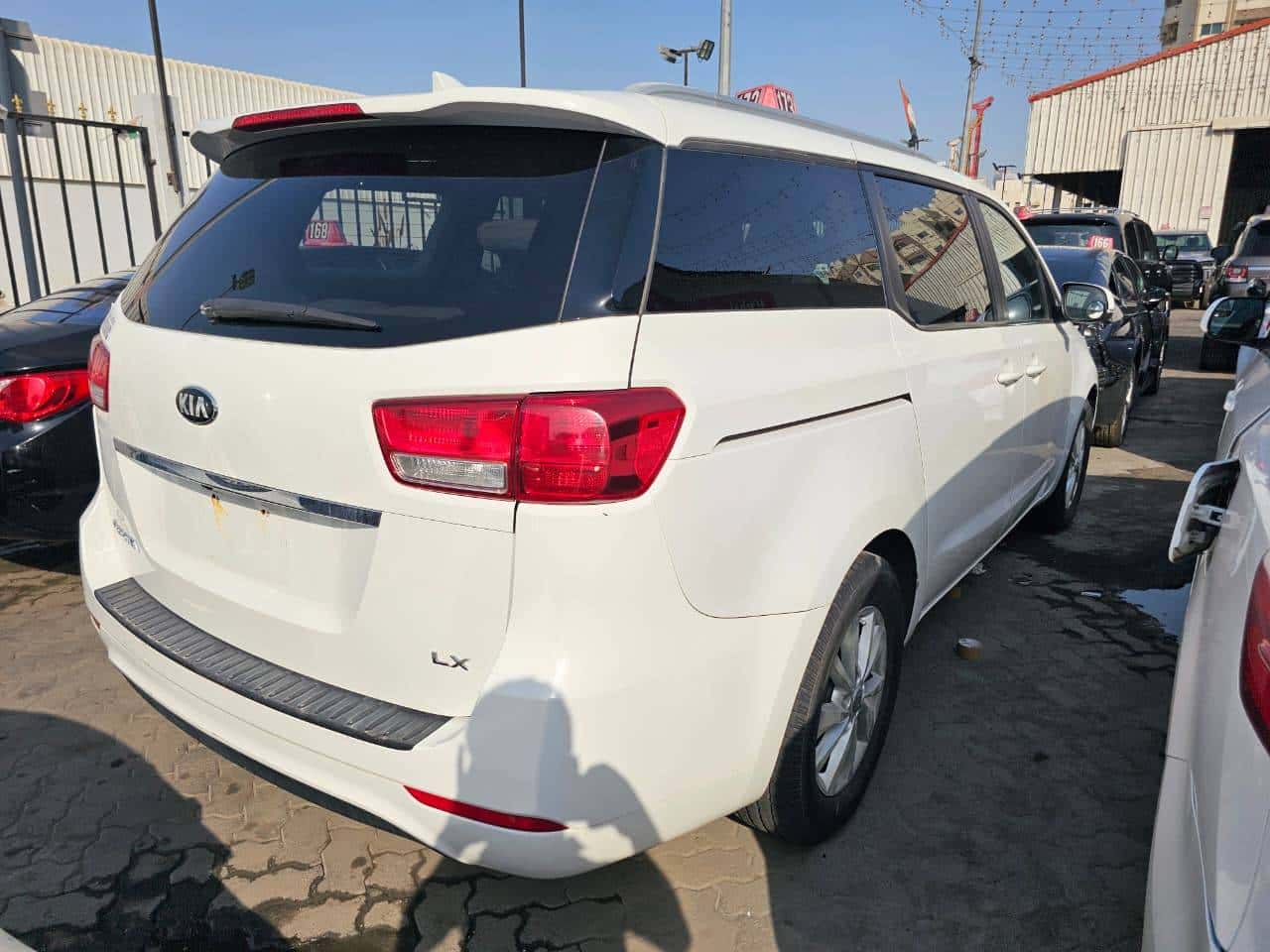 Kia Sedona 2015 thumbnail 5