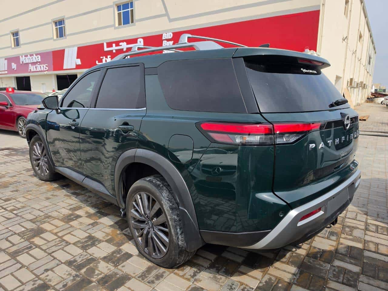 Nissan Pathfinder 2024 thumbnail 4
